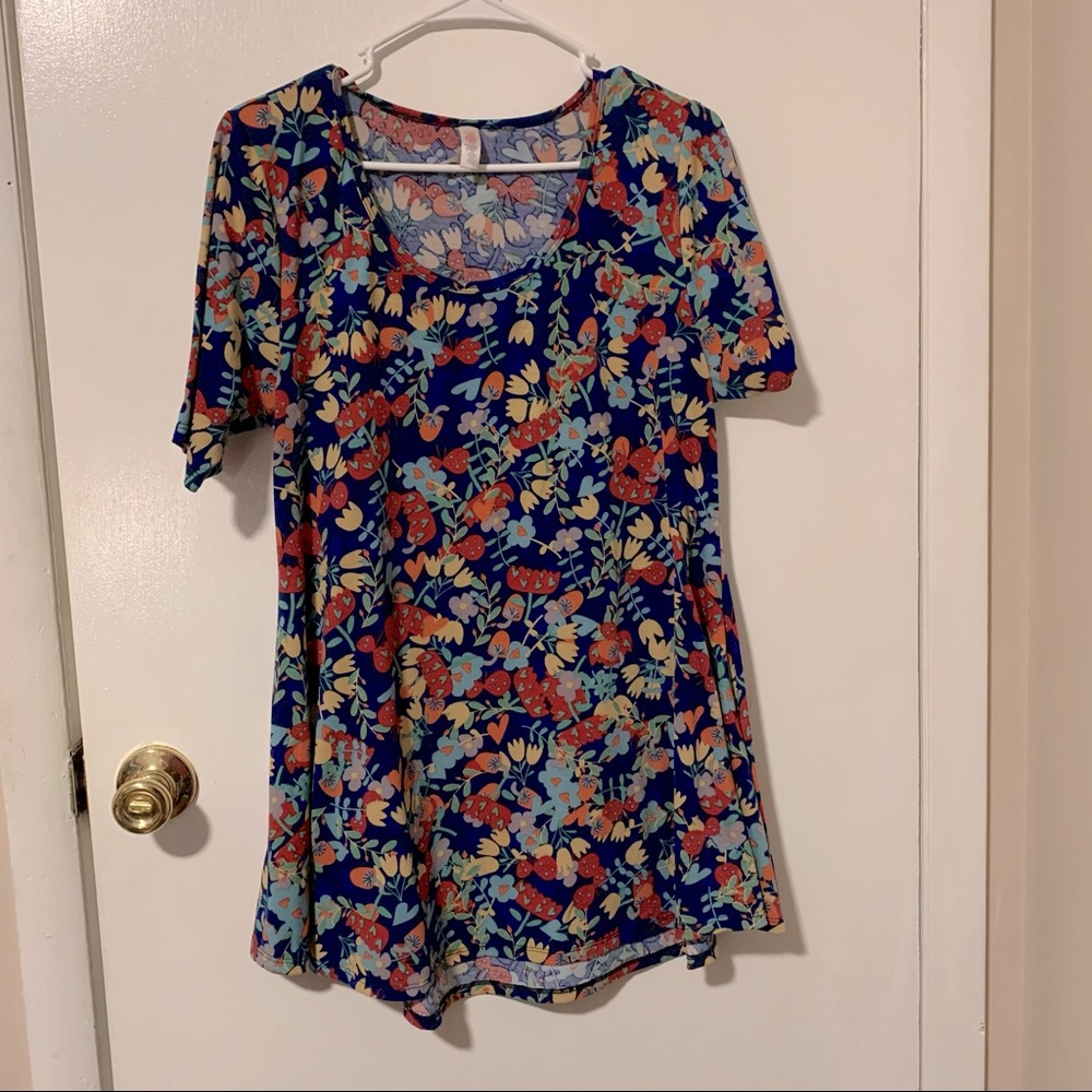 3/$15 LuLaRoe Perfect Tee - Size Medium